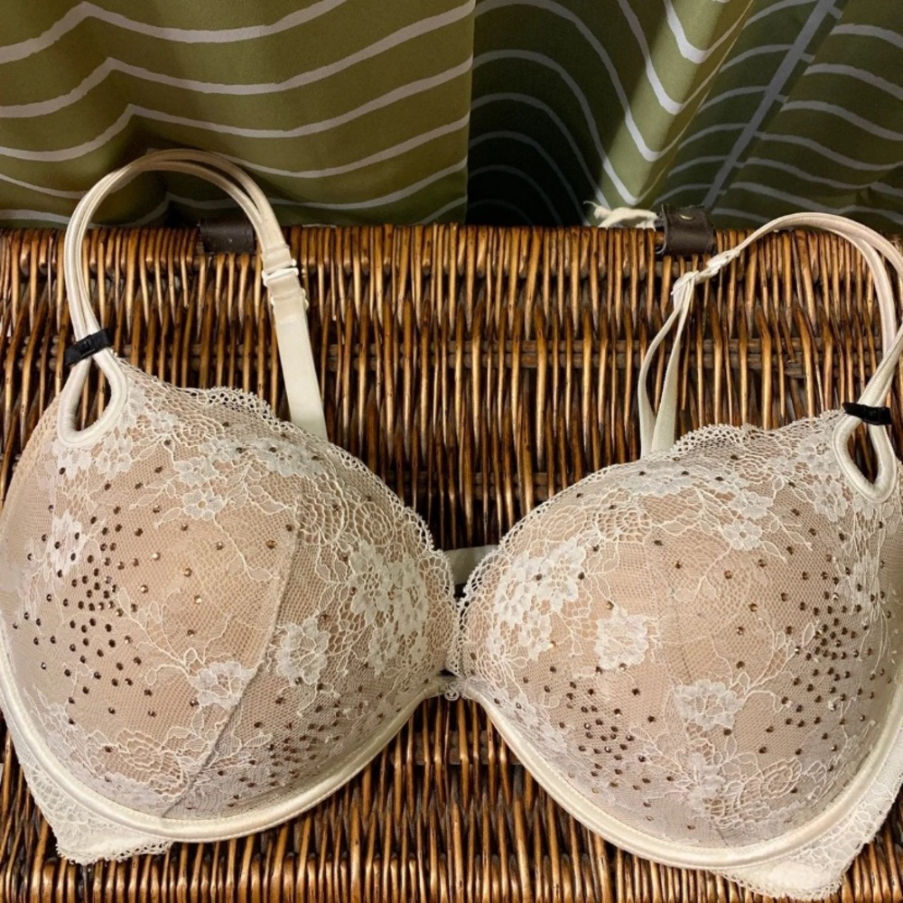 Victoria’s Secret Rhinestone Bra 38 dd